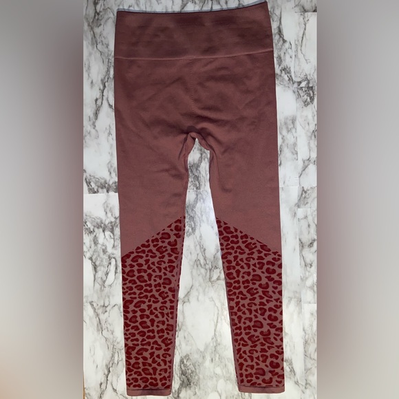 Fabletics Leopard Print Leggings - Picture 4 of 6